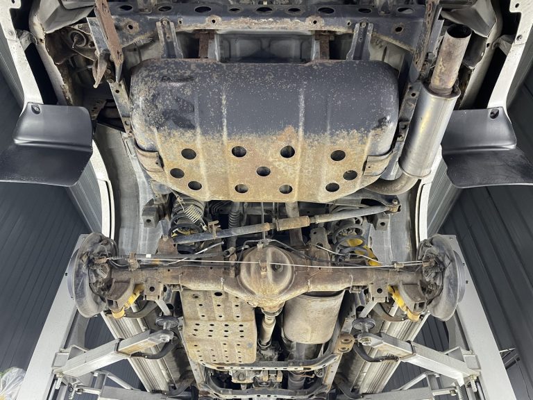Toyota Prado 95 — обработка сварных швов